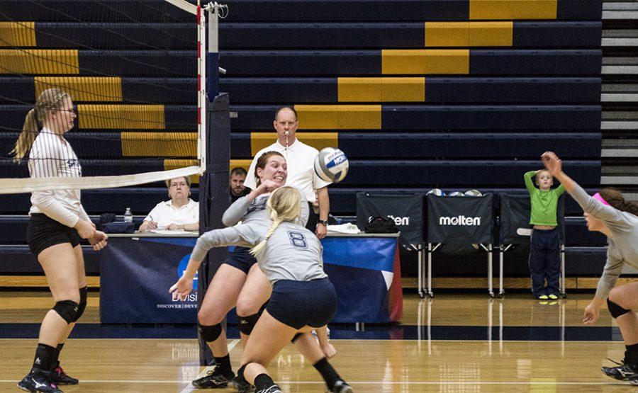 Volleyball moves onto second round of IIAC play