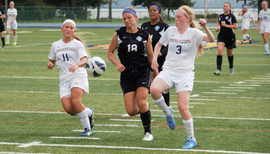Men and womens soccer teams have high hopes for 2015 season