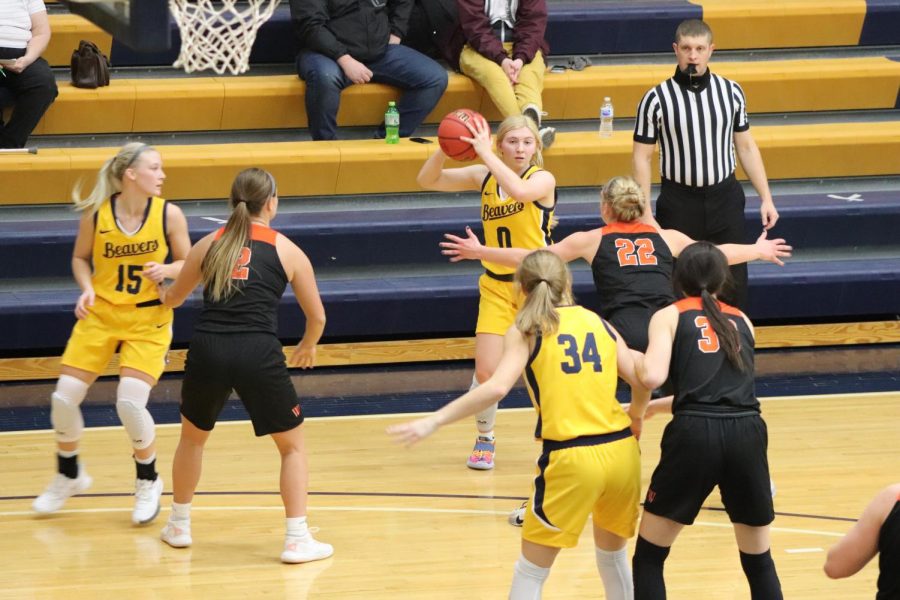 Hot Shots in Siebens Fieldhouse; Beaver Basketball Squads Sweep Luther at Home